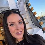 Elena James - Facebook
