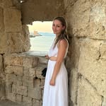 Leni - @eleni_clarke - Instagram