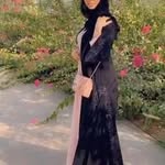 @eleni.davis.5623308 - Instagram