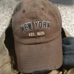 Eli Braverman - @elis_traveling_hats - Instagram