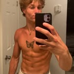 E - @eli__burgess - Instagram
