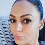 Eleanor Blackburn - @ellieb1982 - Instagram
