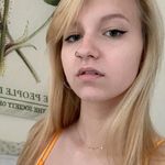 Eleanor Young - @mothbats - Instagram