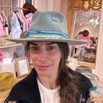 Elissa Brenner - @aparttimeinfluencer - Instagram