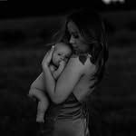 Elisa Mitchell - @motherlyphotography - Instagram