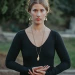 Elisa Roma - Masajista Holística - @elisaroma_mua - Instagram