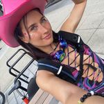Elise Stanley - @elisevstanley - Instagram