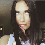 Elisabeth Moore - @elisabethmoore15 - Instagram