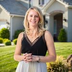 Karen Elise Anthony - @rollerskatingrealtor - Instagram