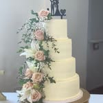 Elisha Hopper - @gigis.sweettreats - Instagram