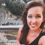 Elizabeth Benton - @lizziebenton - Instagram