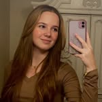 Eliza Burns - @eliza.burns.37 - Instagram