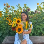 Elizabeth Arreguin - @lizz10giggle - Instagram