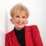Elizabeth Bachmann - Facebook