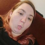 Elizabeth Barbee - @bethaknee1998 - Instagram