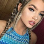 @_elizabeth_barta - Instagram