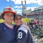 Elizabeth Barta - @xoxo_liz98 - Instagram