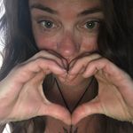 Elizabeth Bechtel - @liz281117 - Instagram