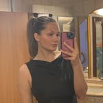 Elizabeth Bloom - @el_bloom_08 - Instagram