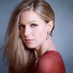 Elizabeth Bloom - @elizabeth_bloom.1 - Instagram