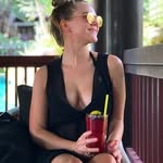 Elizabeth Bloom - @iamelizabeth_bloom - Instagram
