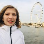 Elizabeth De Branson - @elizabeth.974.x - Instagram