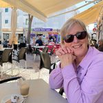 Elizabeth Burrell - @burrellswan - Instagram