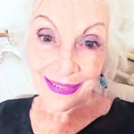 Elizabeth de Vries - @critterhugslovesflowers - Instagram