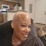 Elizabeth Echols - @reallize76 - Instagram