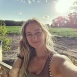 Elizabeth Harman - @lizzara26 - Instagram