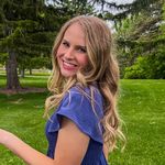Lizzie - @elizabeth_harris23 - Instagram