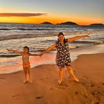 Elizabeth Lomas - @lomaschavez - Instagram