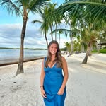 LIZ - @elizabeth.nellis - Instagram
