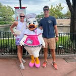 Elizabeth Sanders - @elizabethplansjollyholidays - Instagram