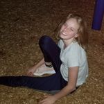 Elizabeth Rhoades - @lizzienatuare - Instagram