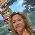 Elizabeth Holland Sisson - @kricketliz - Instagram