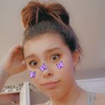 Elizabeth Trask - @dumb.brunett_ - Instagram