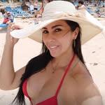 Elizabeth Valencia - @elizabeth_valencia_g_ - Instagram