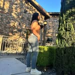 Elizabeth Valle - @valle.ae - Instagram