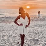 Ella Bey - @ella__bey - Instagram