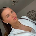 Ella Binns - @ell.binns - Instagram