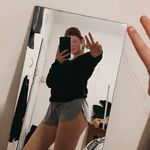 Ella Bond - @ellabond66 - Instagram