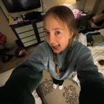 ella burton - @ella.burton.23 - Instagram