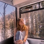 ella bush - @ellameriee - Instagram