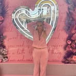 Ella Caine - Facebook