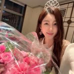 Ella Cho - Facebook