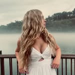 Elli Crump - @ellicrump - Instagram