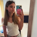 Ella Davey - @ellamay_davey - Instagram