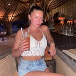Ella Davies - @elladaviees - Instagram
