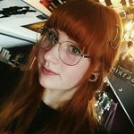 Ella Dempsey - @elladempseyxo - Instagram